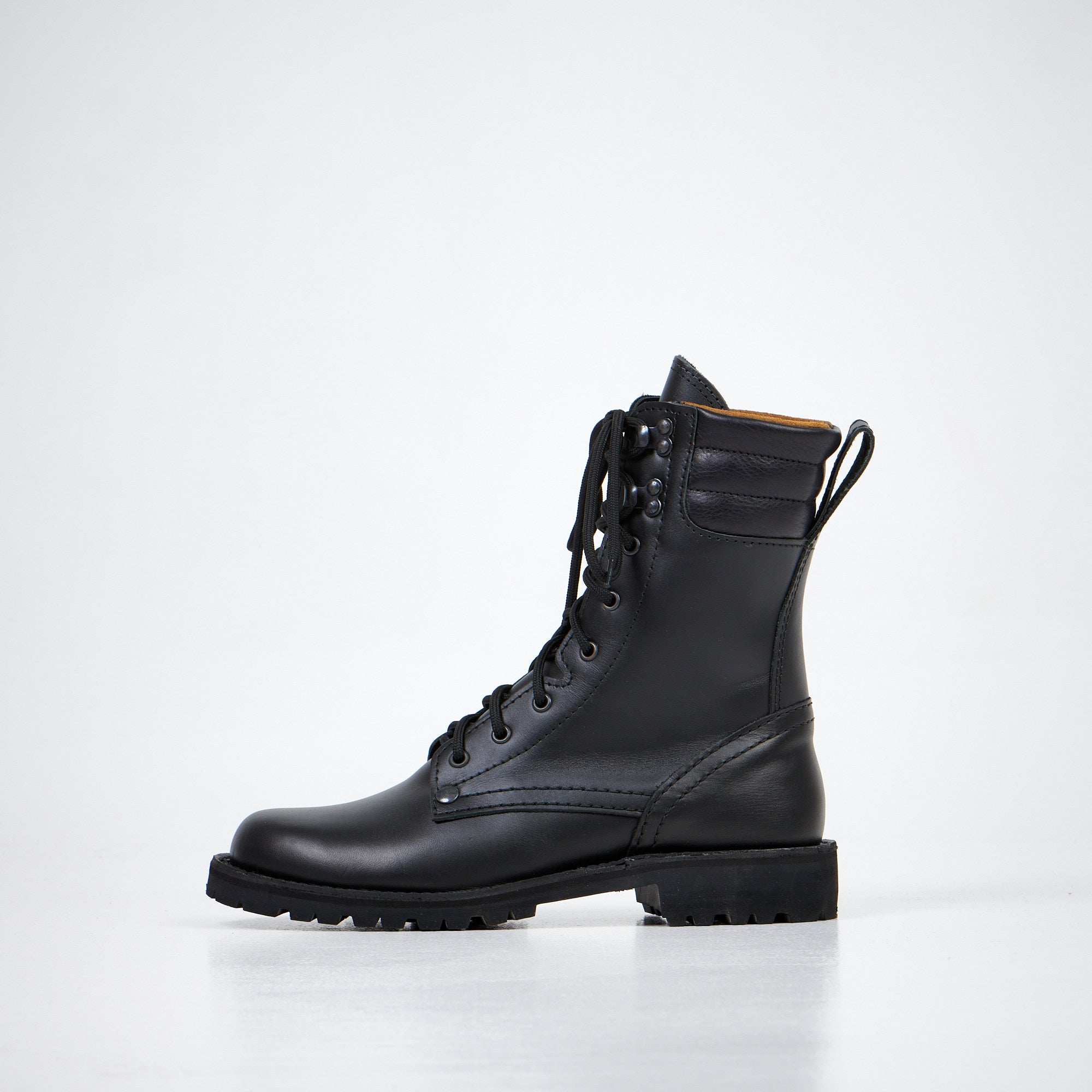 AIPI-1 Handmade Black Leather Boots