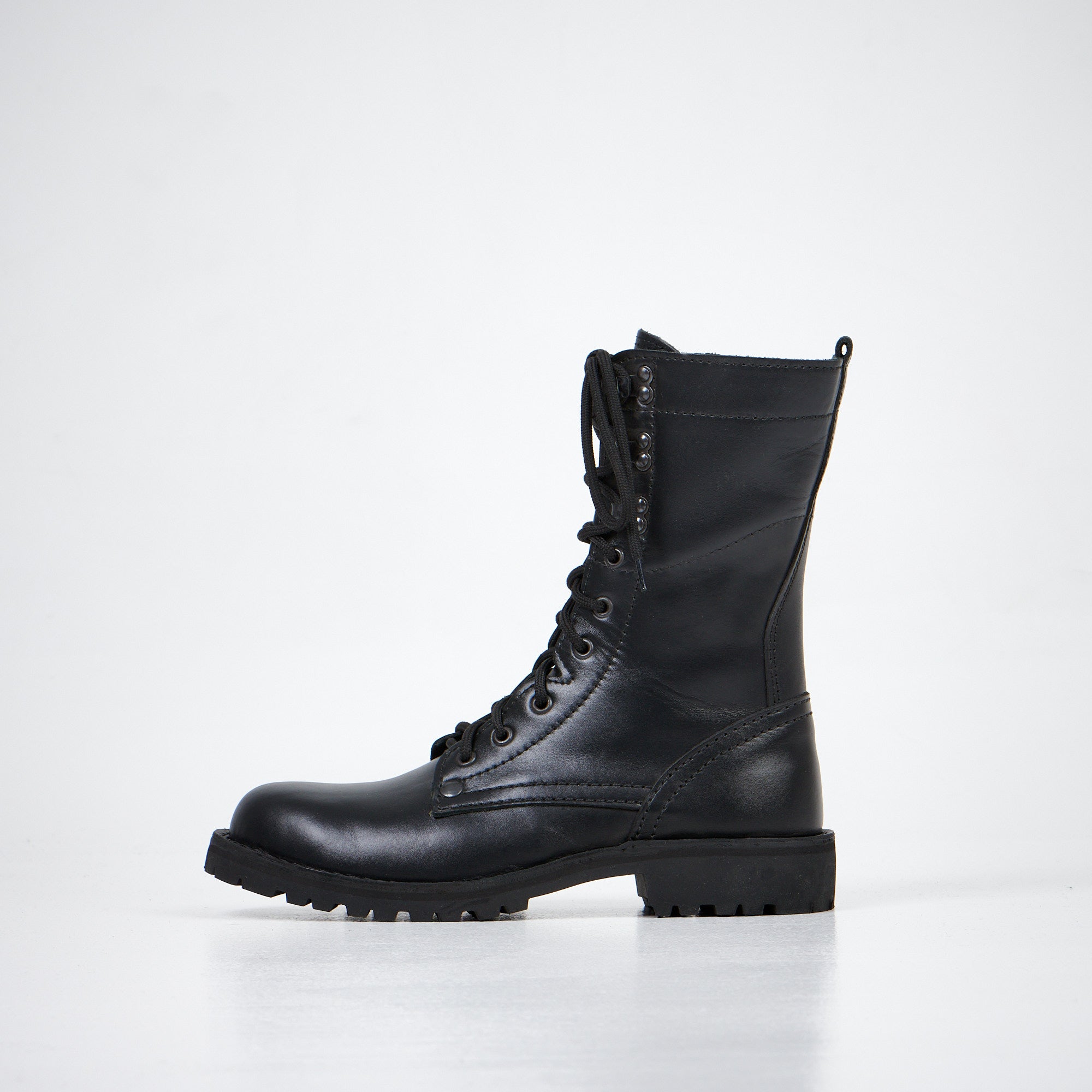 AIPI-2 Handmade Black Leather Boots